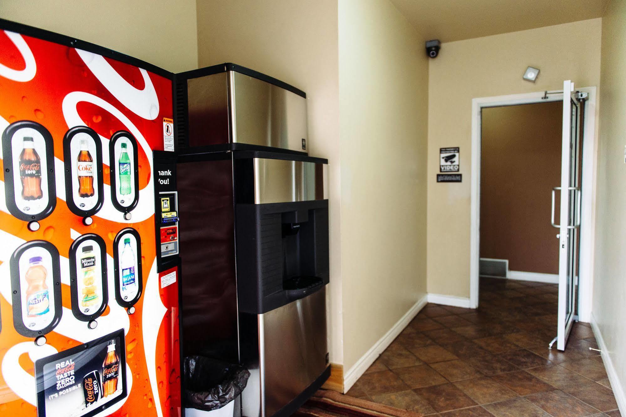 Canadian Motel North Battleford Zewnętrze zdjęcie